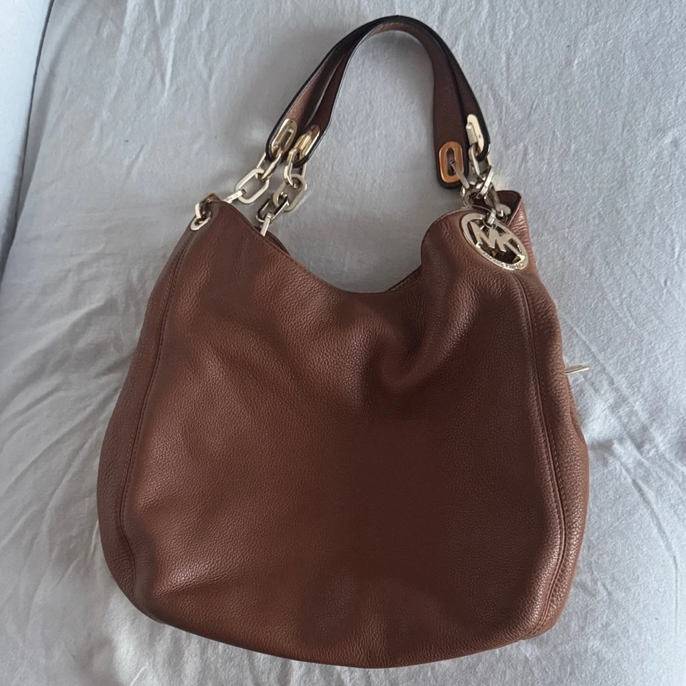Michael Kors Brown Pebbled Leather Multi-Pocket Shoulder Bag. Gold hardware. - Picture 3 of 14